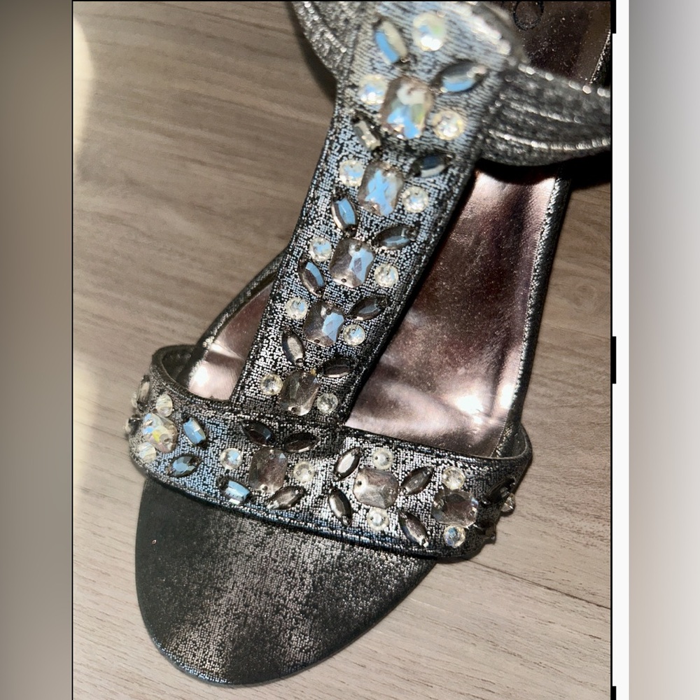 New York Transit Wedge Heel 8M Strappy Sandals Metallic Rhinestones Slip On Glam - Picture 2 of 8